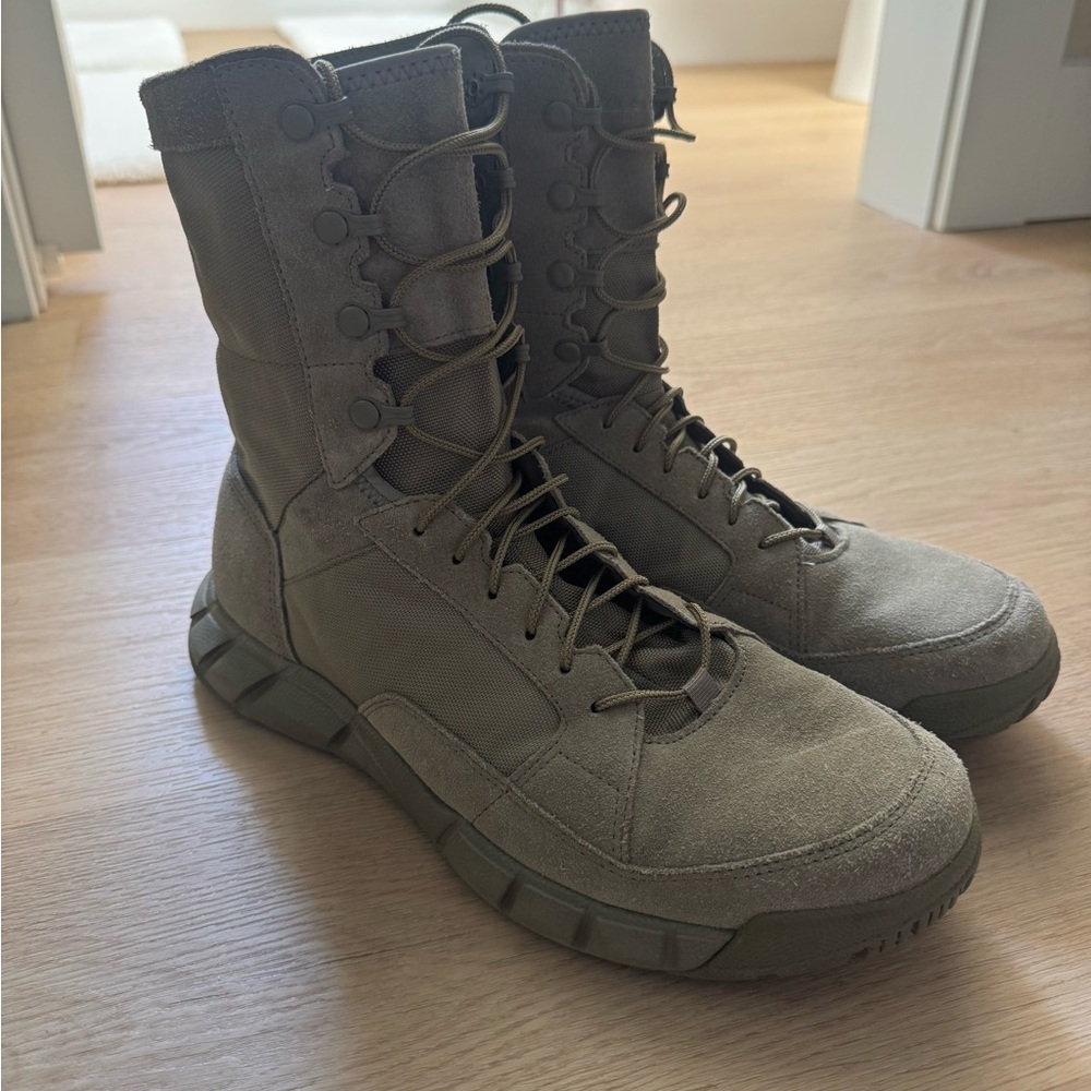 Oakley SI Light Assault 2 tactical boot